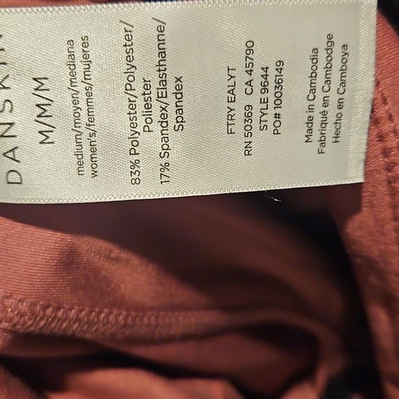 Danskin High-Rise Wine Legging size Medium - Picture 3 of 3